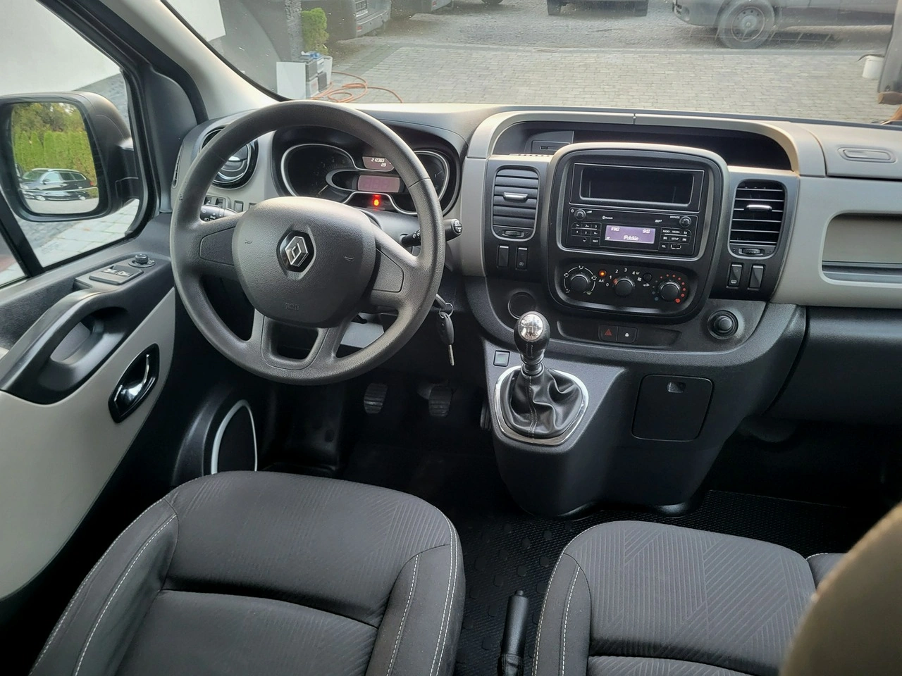 Renault Trafic - Zdjęcie 11