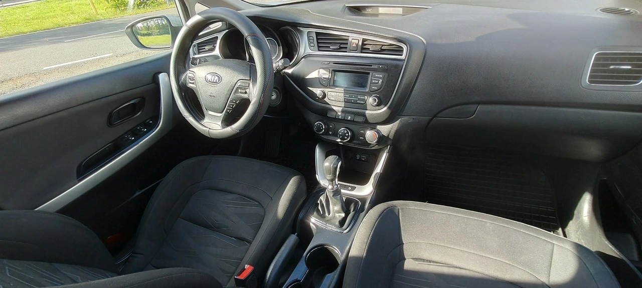 Kia Ceed - Zdjęcie 8