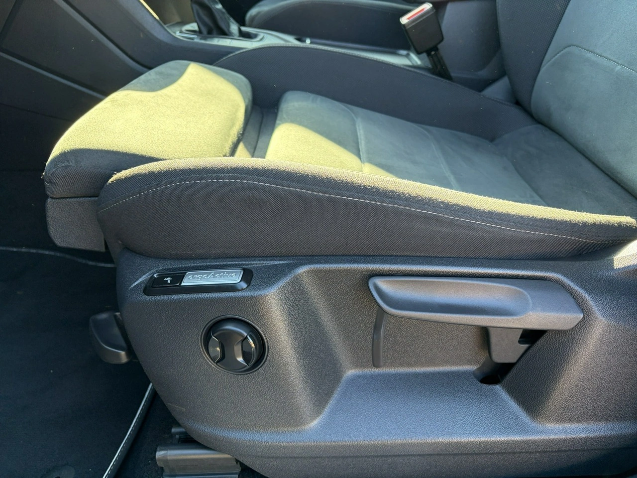 Volkswagen Tiguan - Zdjęcie 11