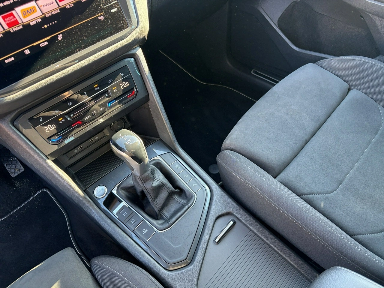 Volkswagen Tiguan - Zdjęcie 24