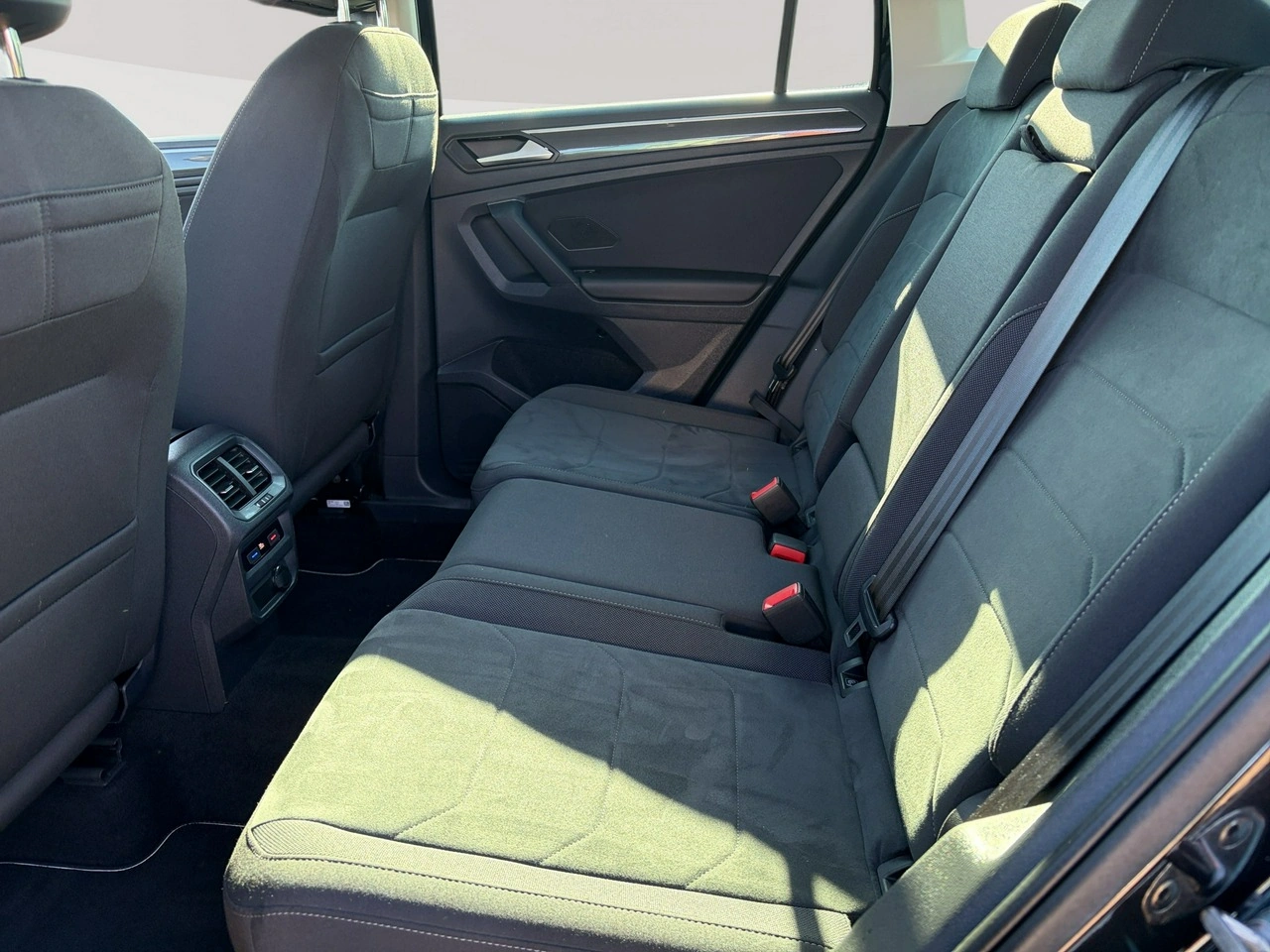 Volkswagen Tiguan - Zdjęcie 26