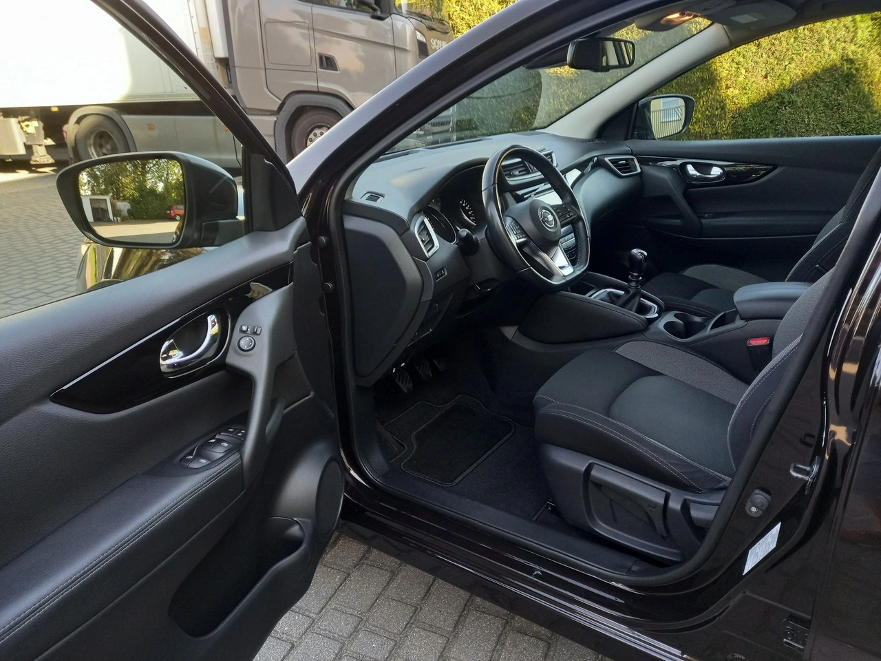 Nissan Qashqai - Zdjęcie 23