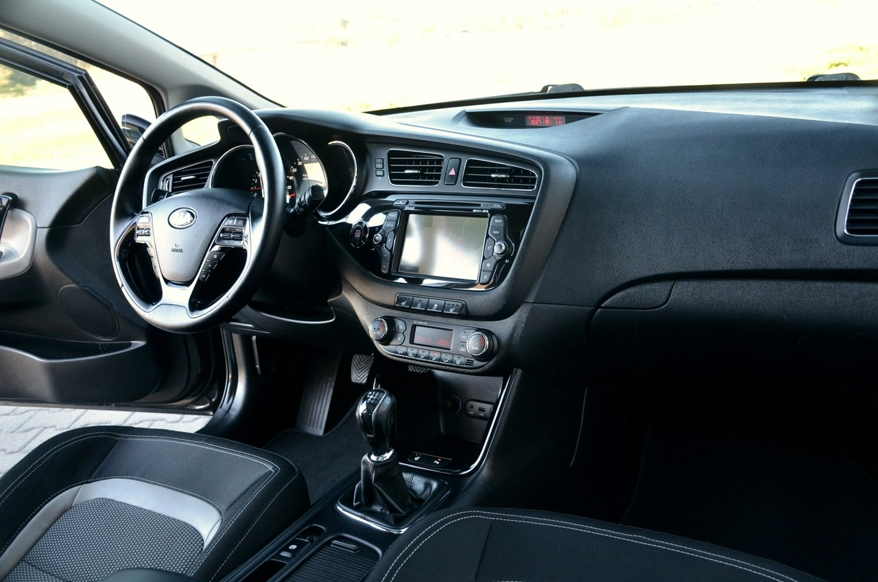 Kia Ceed - Zdjęcie 13