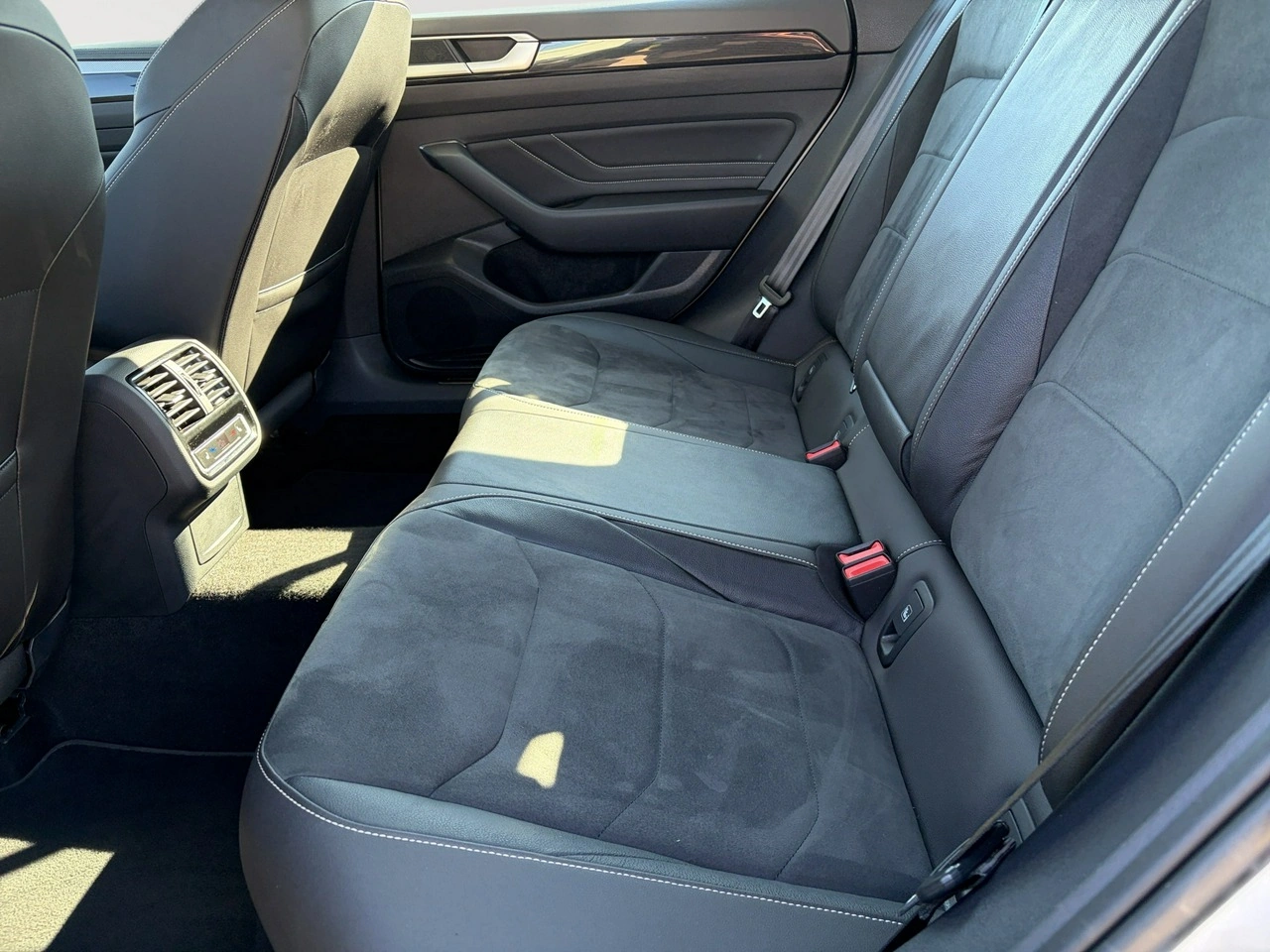 Volkswagen Arteon - Zdjęcie 24
