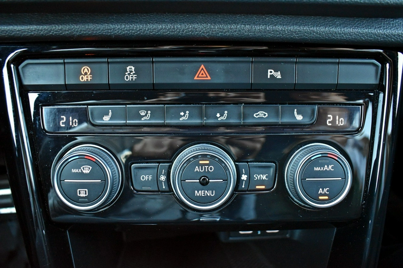 Volkswagen T-Roc - Zdjęcie 25