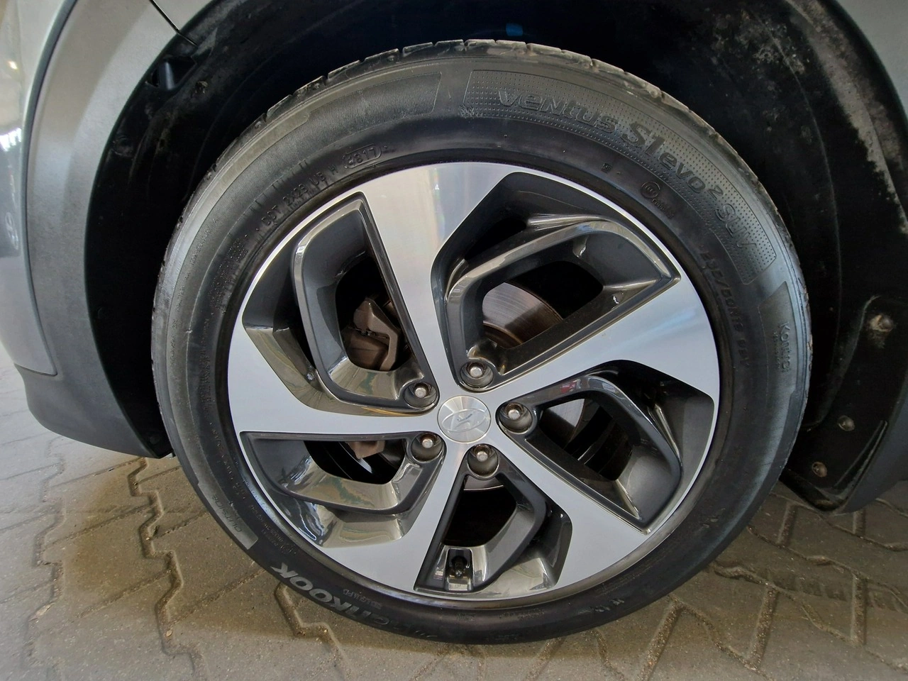 Hyundai Tucson - Zdjęcie 25