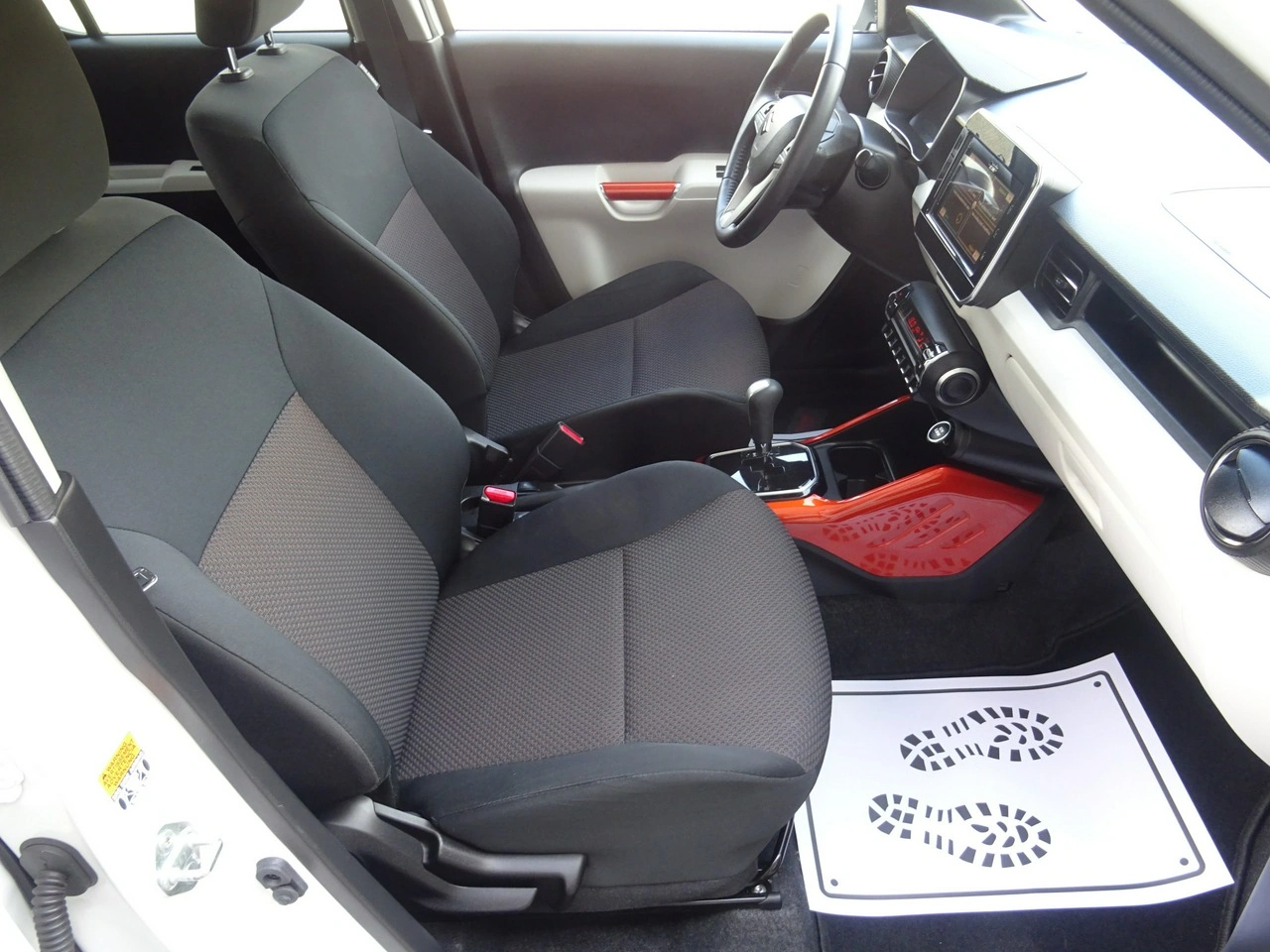 Suzuki Ignis - Zdjęcie 12