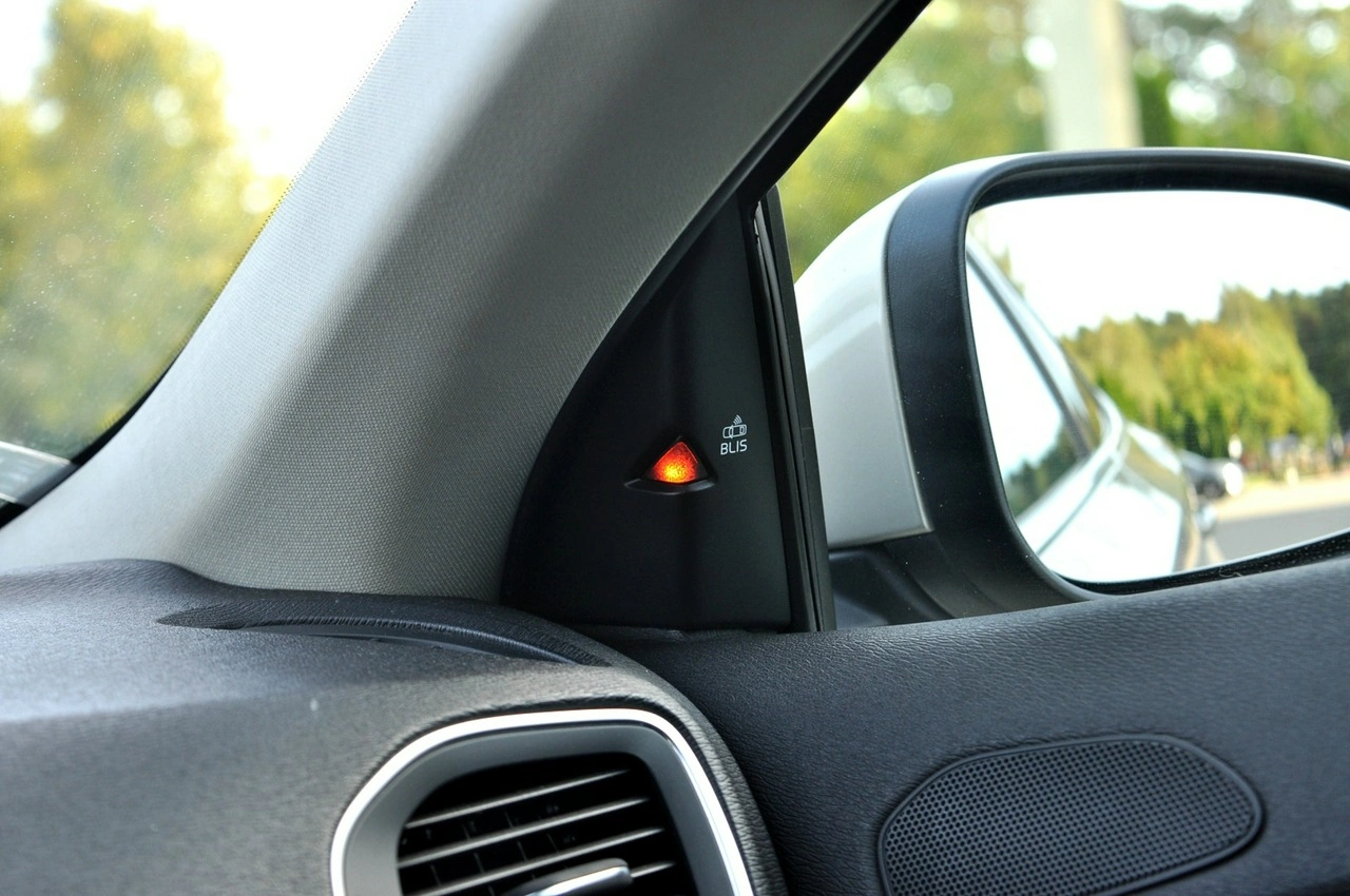 Volvo V40 - Zdjęcie 22
