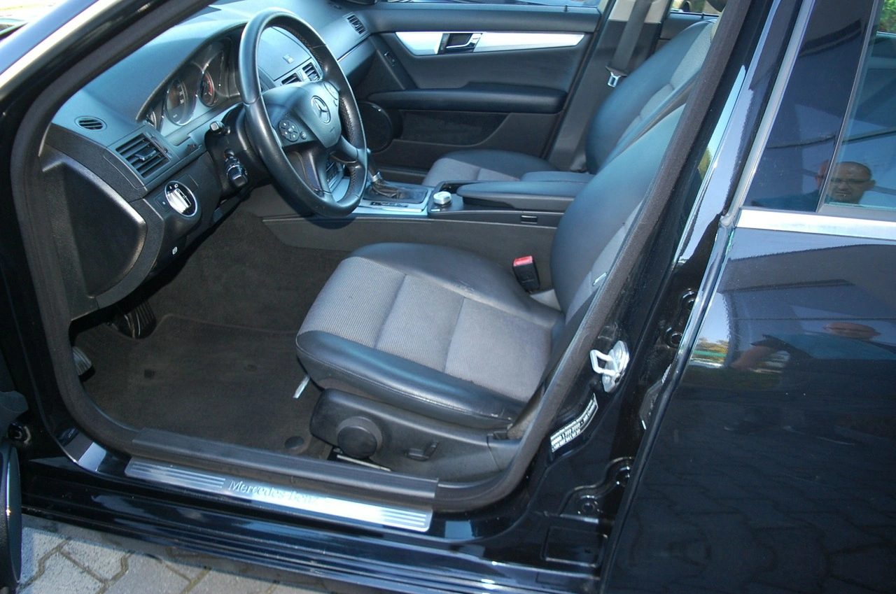 Mercedes C 350 - Zdjęcie 22
