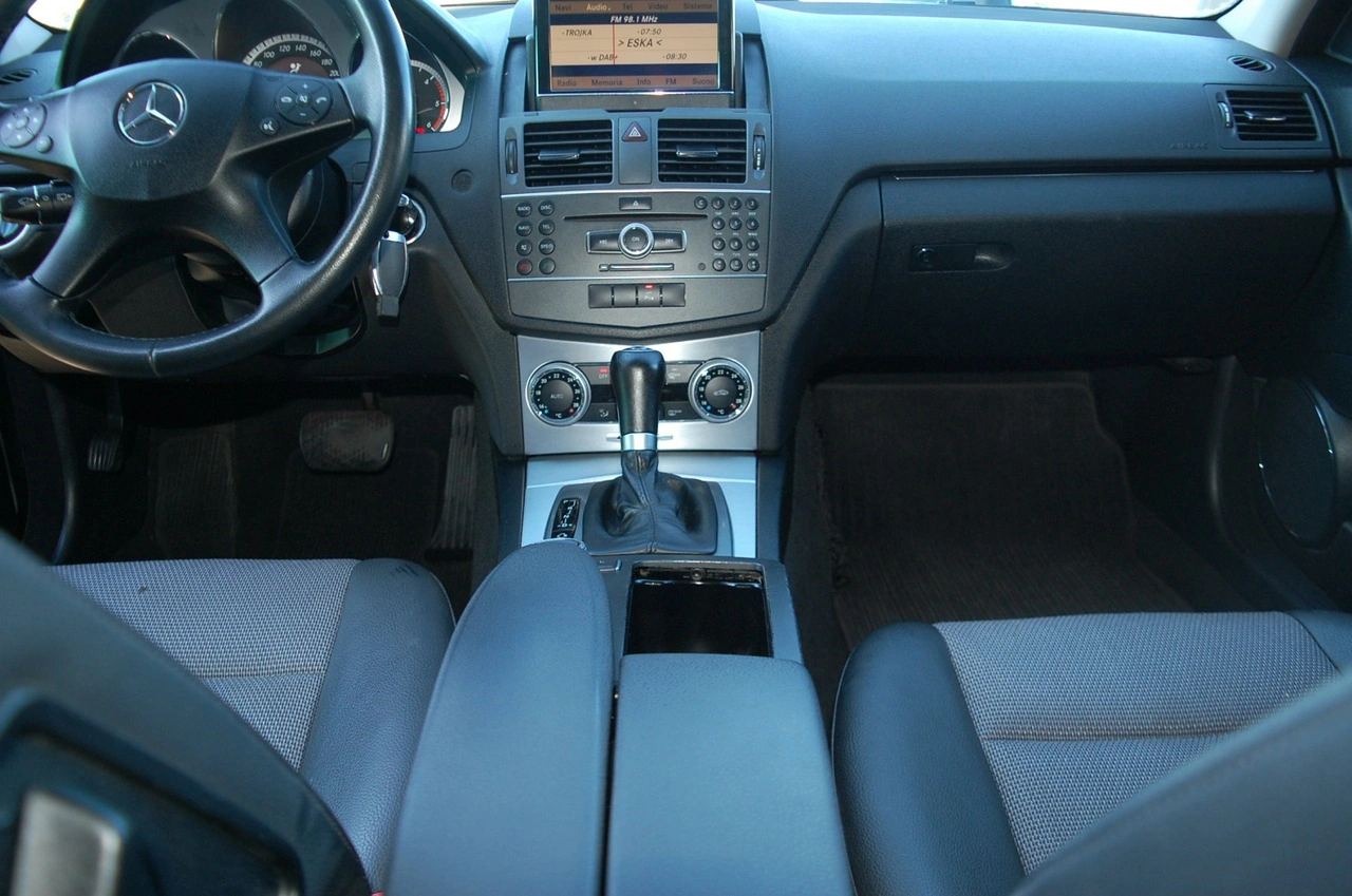 Mercedes C 350 - Zdjęcie 25