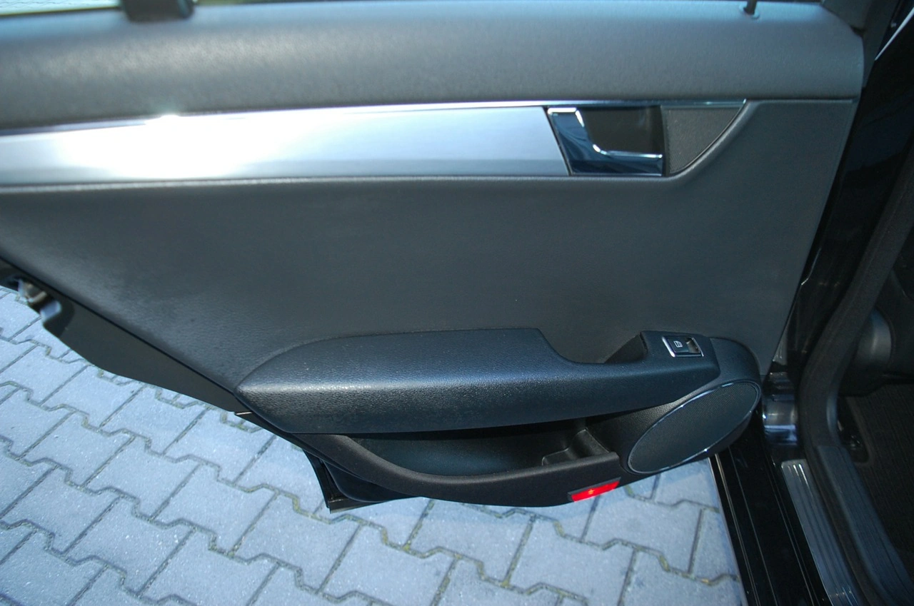 Mercedes C 350 - Zdjęcie 31
