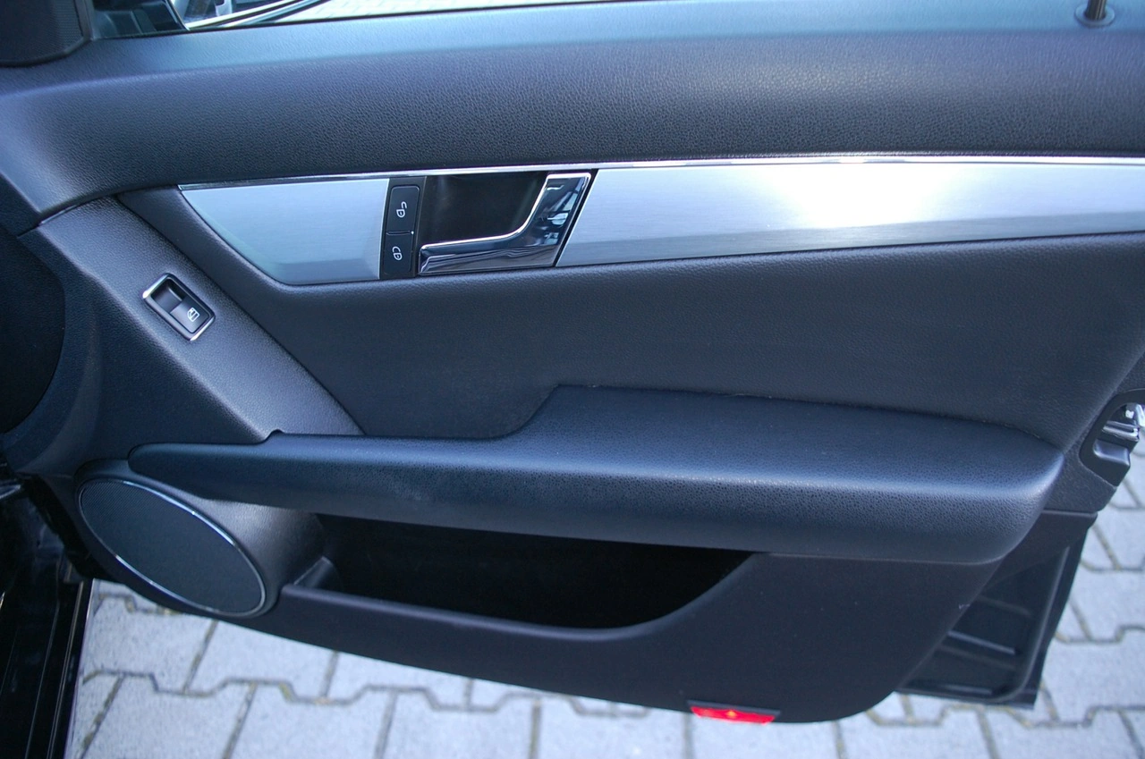Mercedes C 350 - Zdjęcie 32