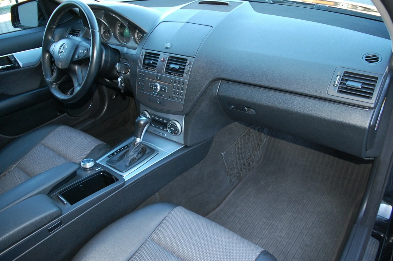 Mercedes C 350 - Zdjęcie 6