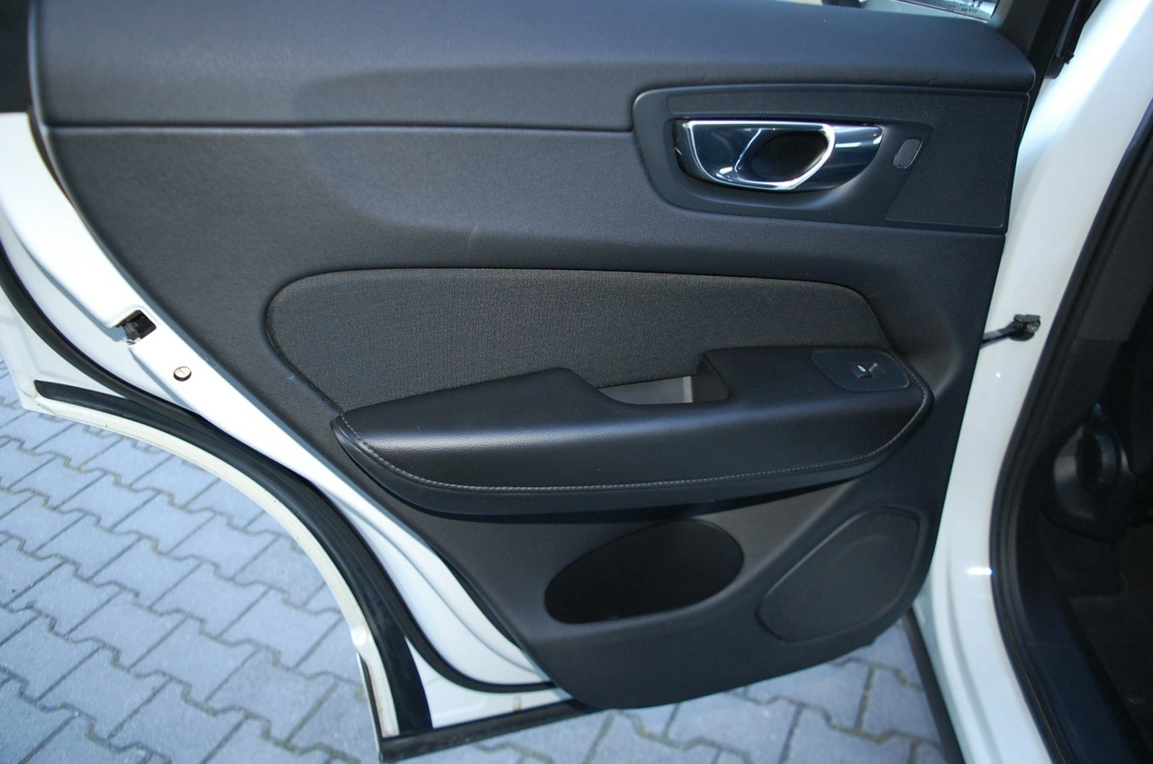 Volvo XC 60 - Zdjęcie 38
