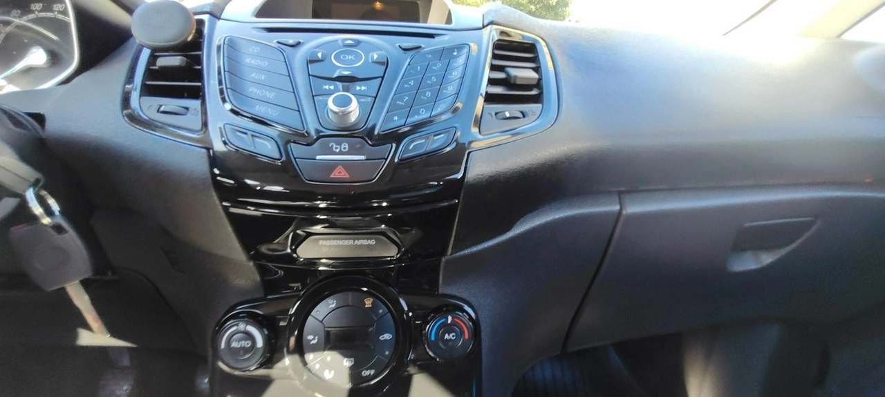 Ford Fiesta - Zdjęcie 9