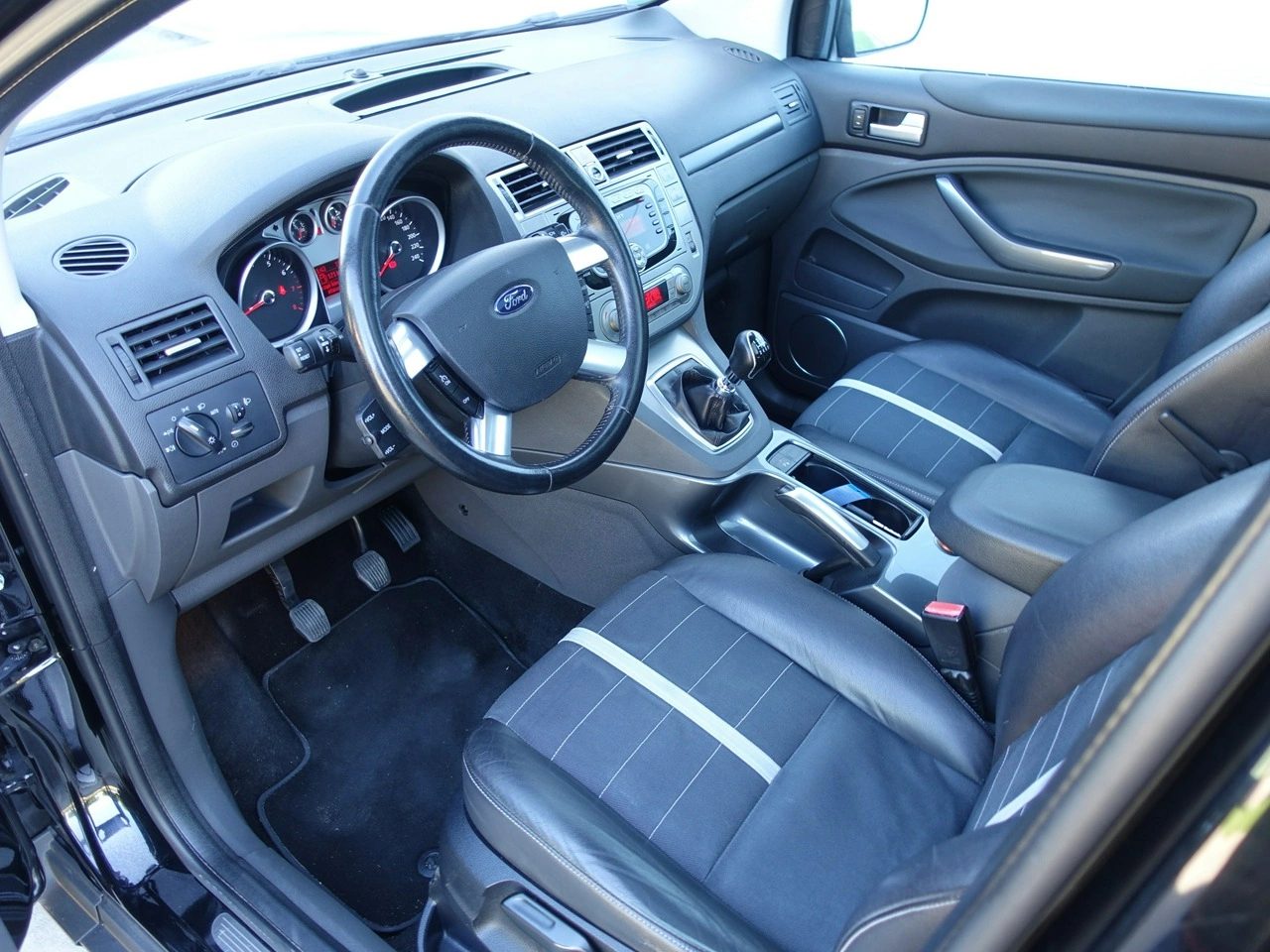 Ford Kuga - Zdjęcie 10