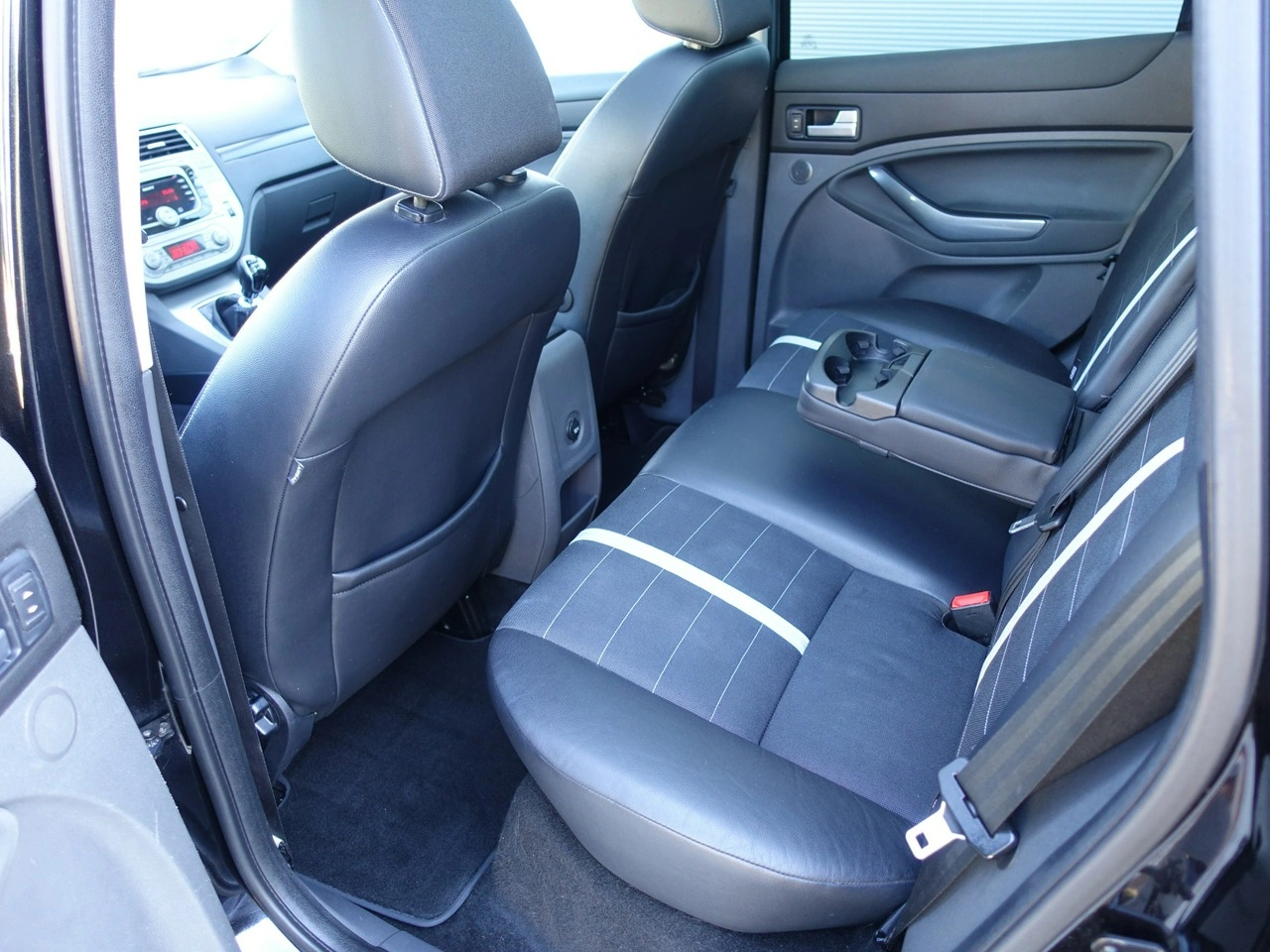 Ford Kuga - Zdjęcie 15