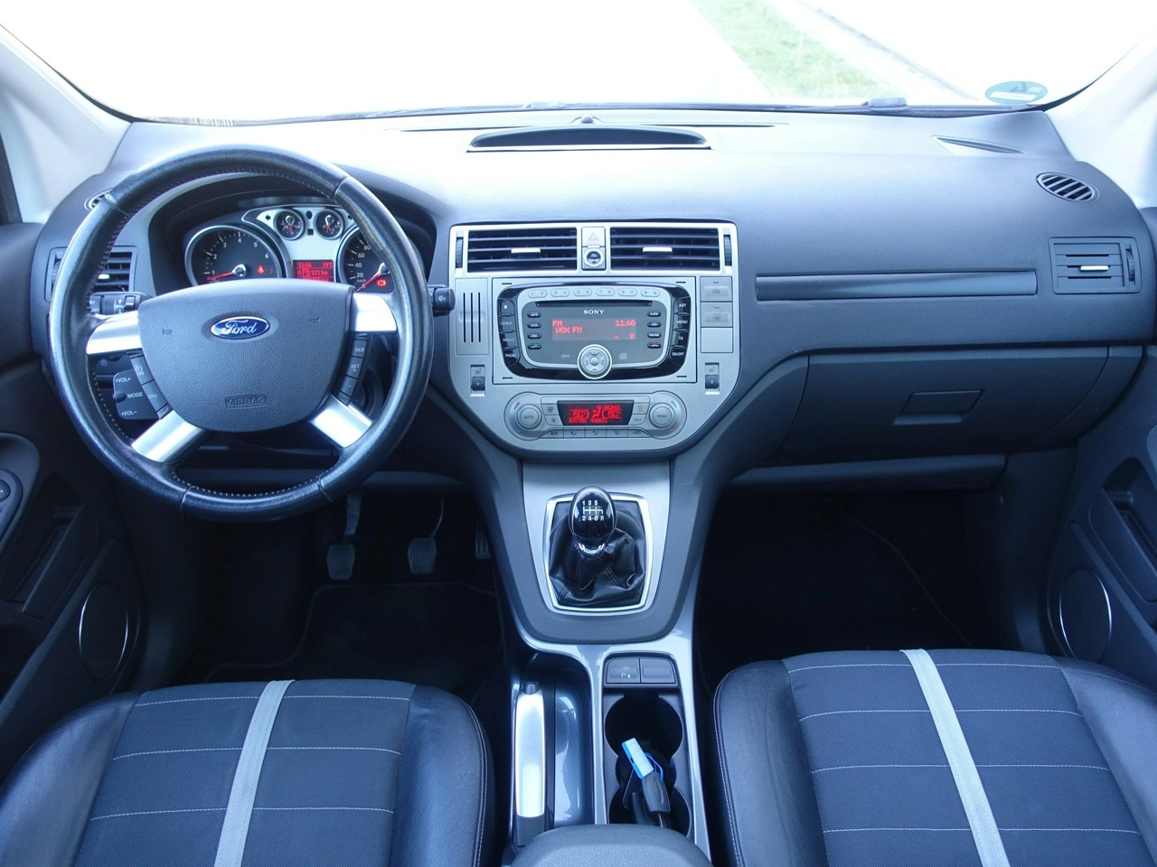 Ford Kuga - Zdjęcie 18