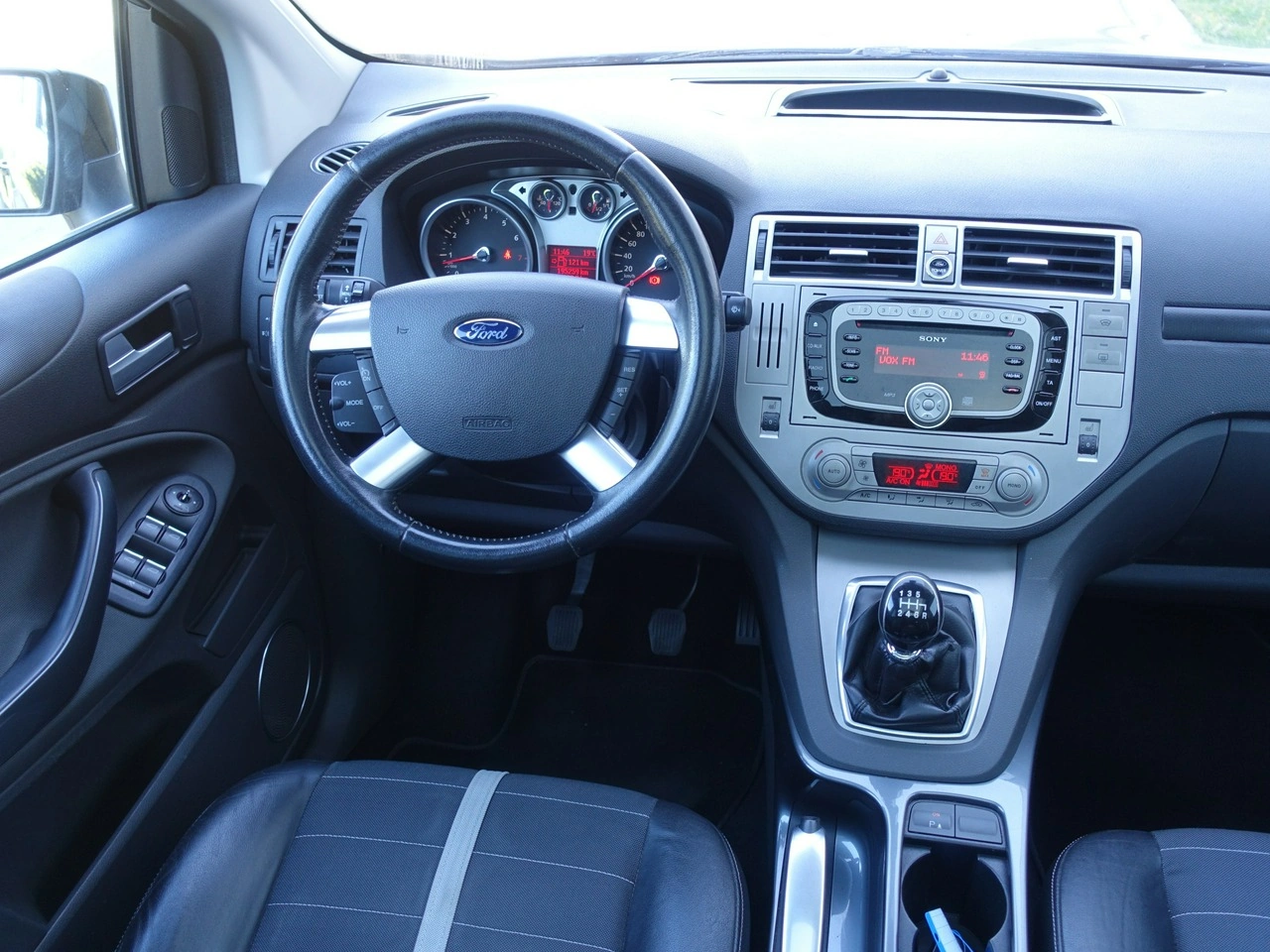 Ford Kuga - Zdjęcie 21