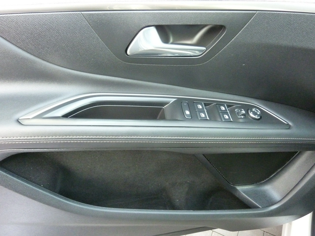 Peugeot 3008 - Zdjęcie 31