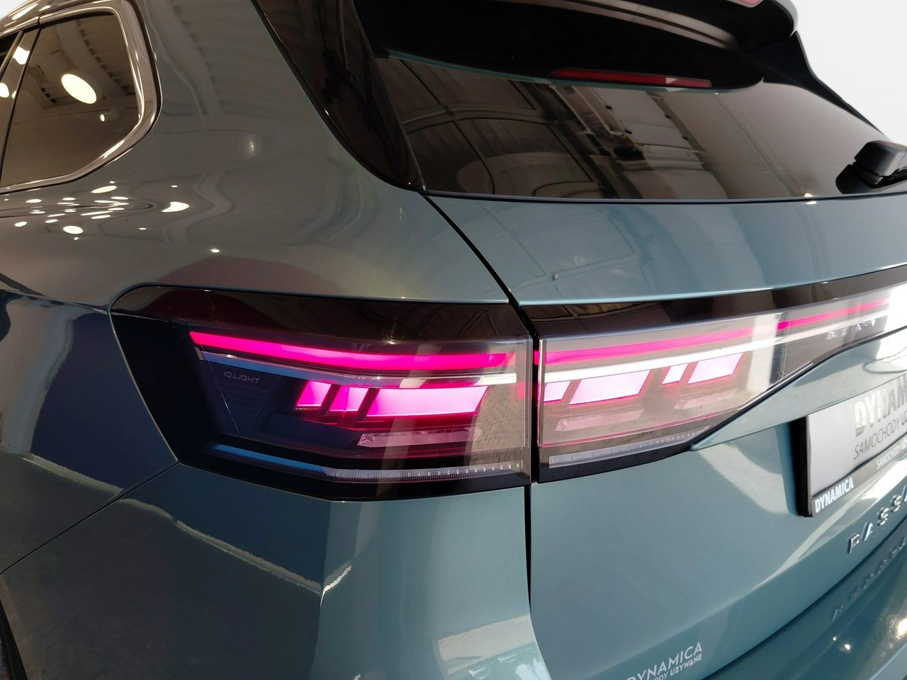 Volkswagen Passat Variant - Zdjęcie 11