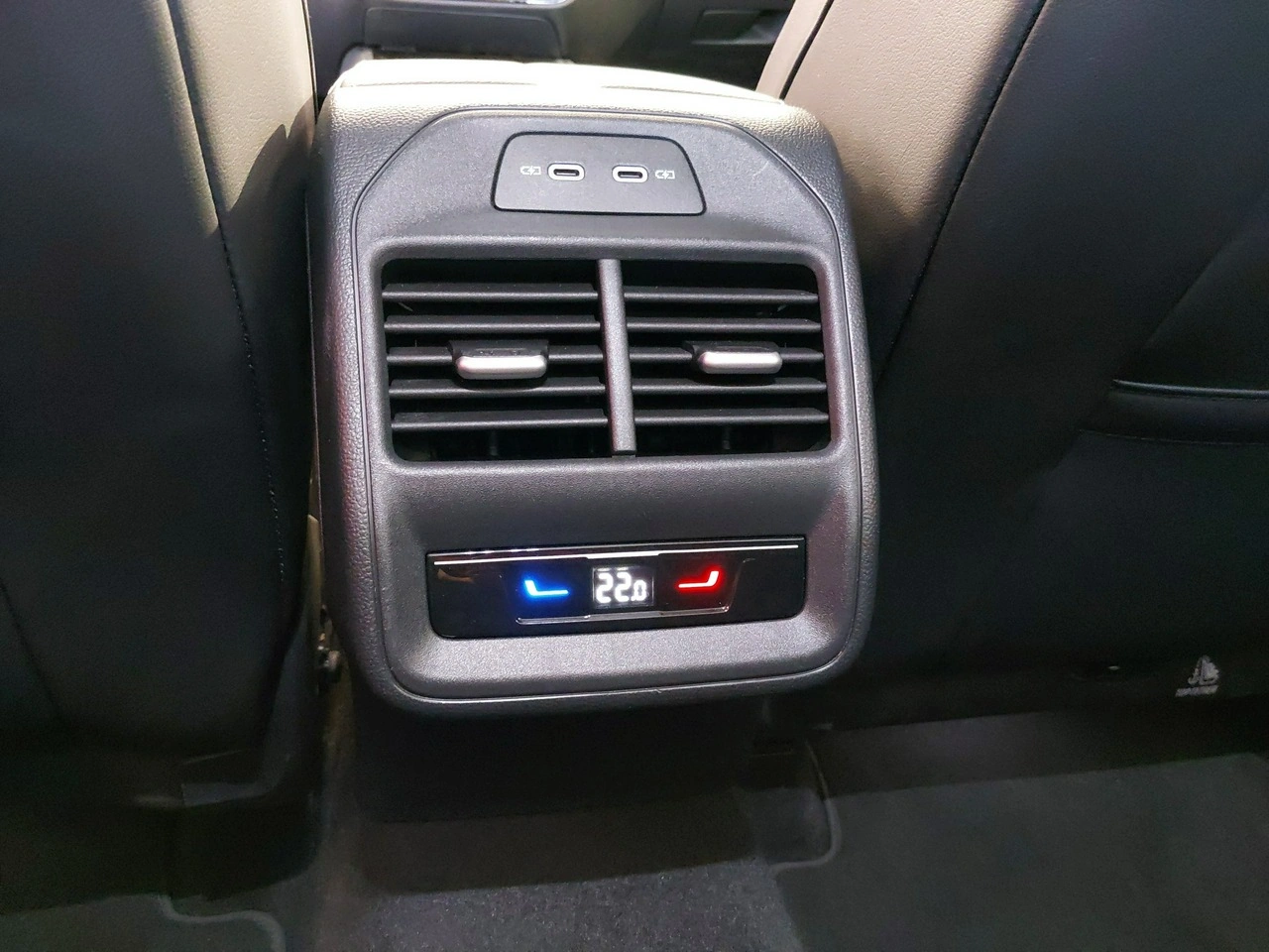 Volkswagen Passat Variant - Zdjęcie 15
