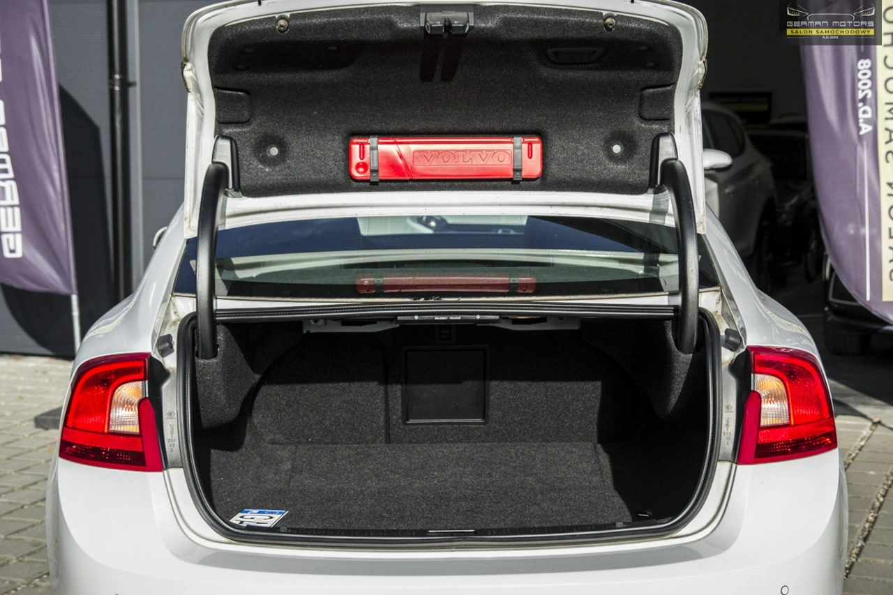 Volvo S60 - Zdjęcie 33