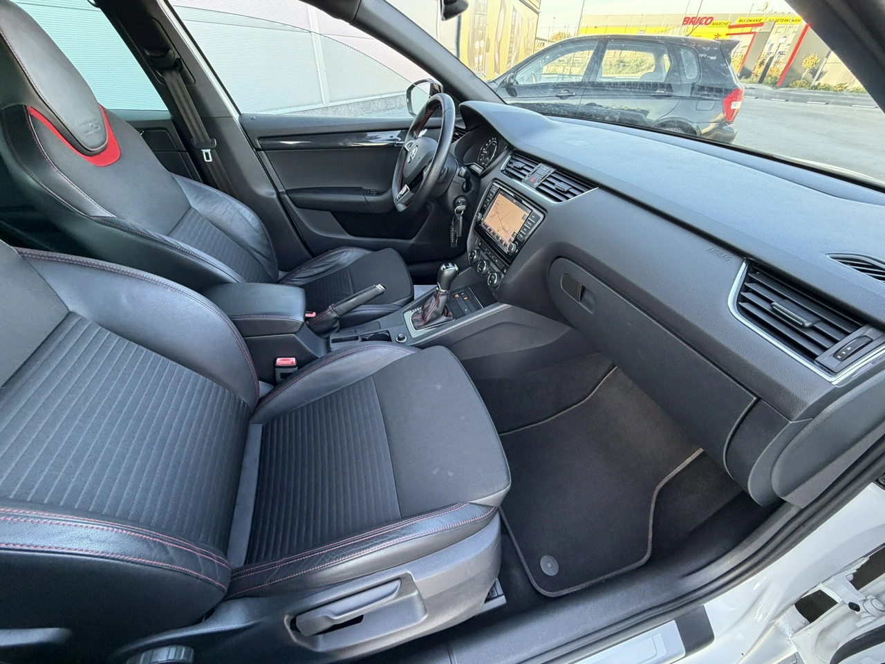Skoda Octavia - Zdjęcie 36