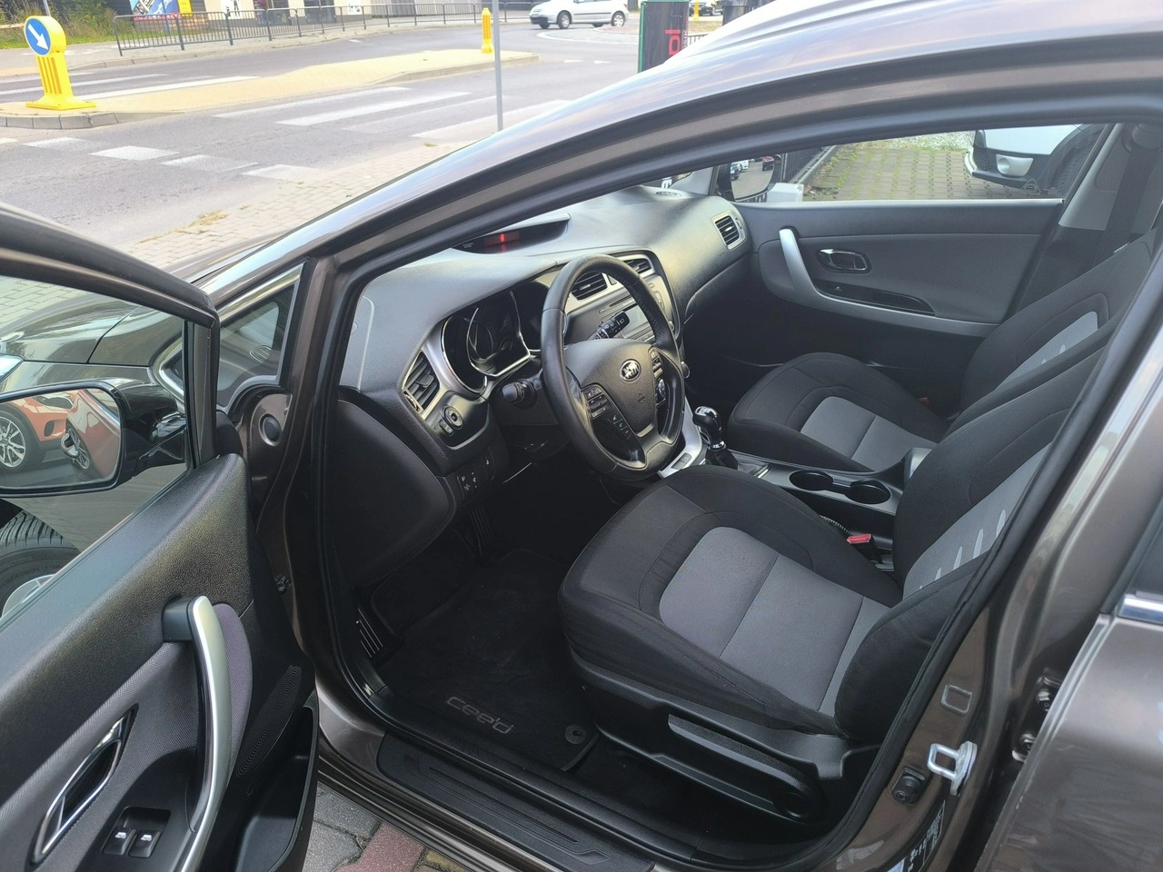 Kia Ceed - Zdjęcie 11