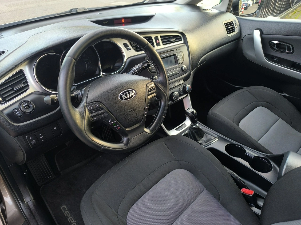 Kia Ceed - Zdjęcie 12