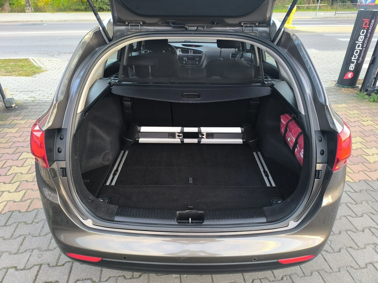 Kia Ceed - Zdjęcie 24