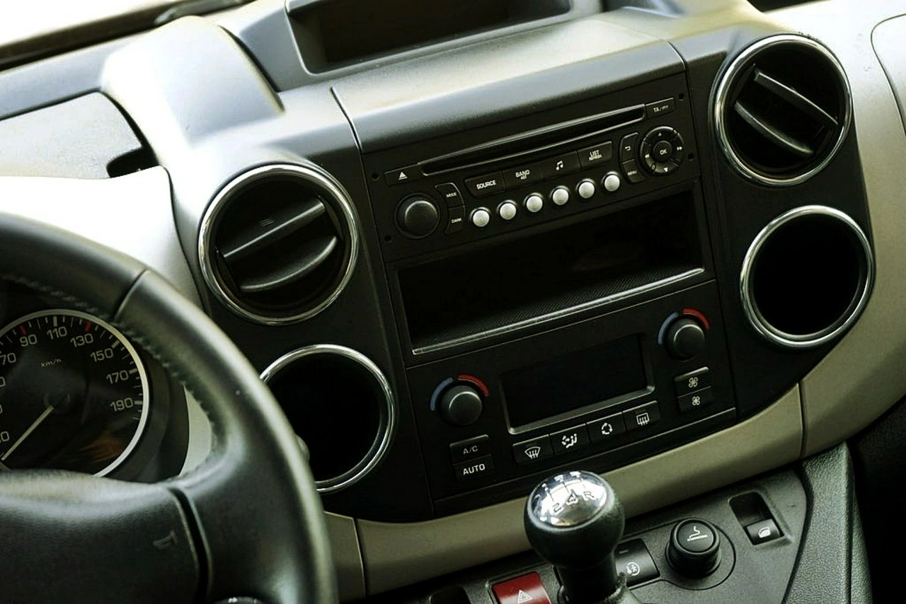 Peugeot Partner - Zdjęcie 21