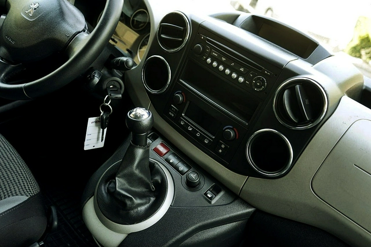 Peugeot Partner - Zdjęcie 23
