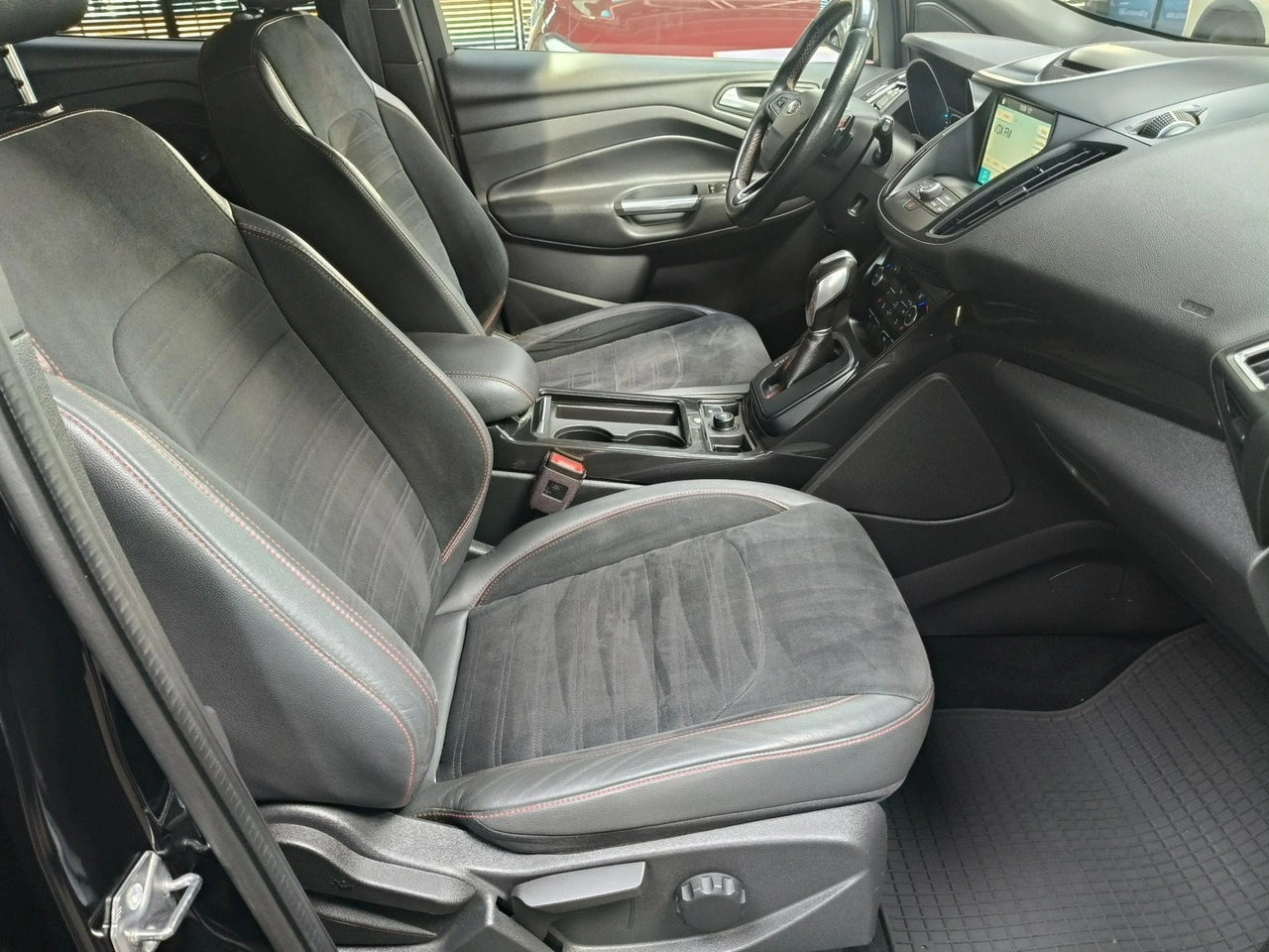 Ford Kuga - Zdjęcie 15