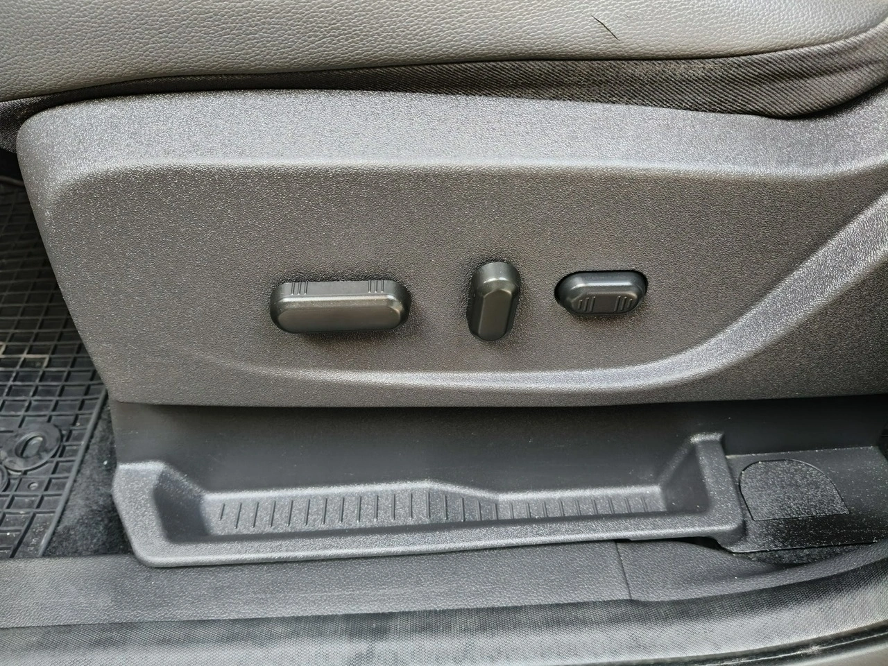 Ford Kuga - Zdjęcie 20