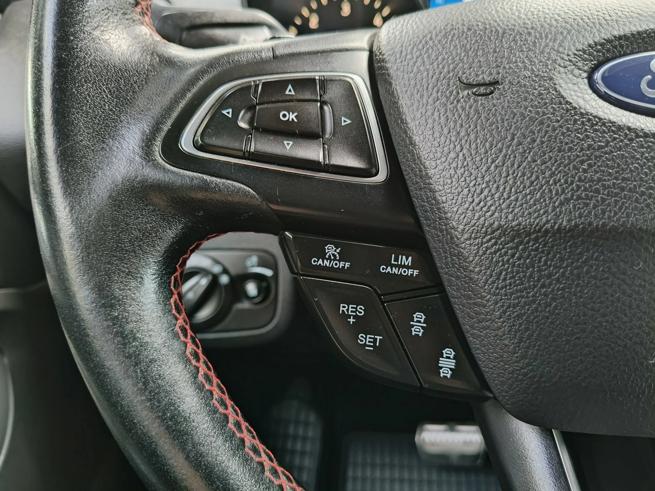 Ford Kuga - Zdjęcie 23