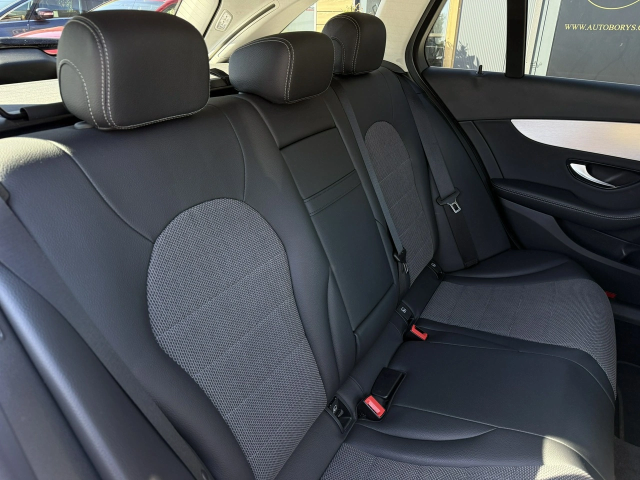 Mercedes C 200 - Zdjęcie 33