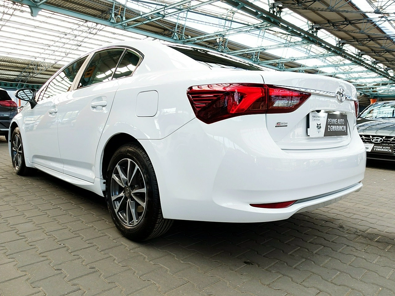 Toyota Avensis - Zdjęcie 8