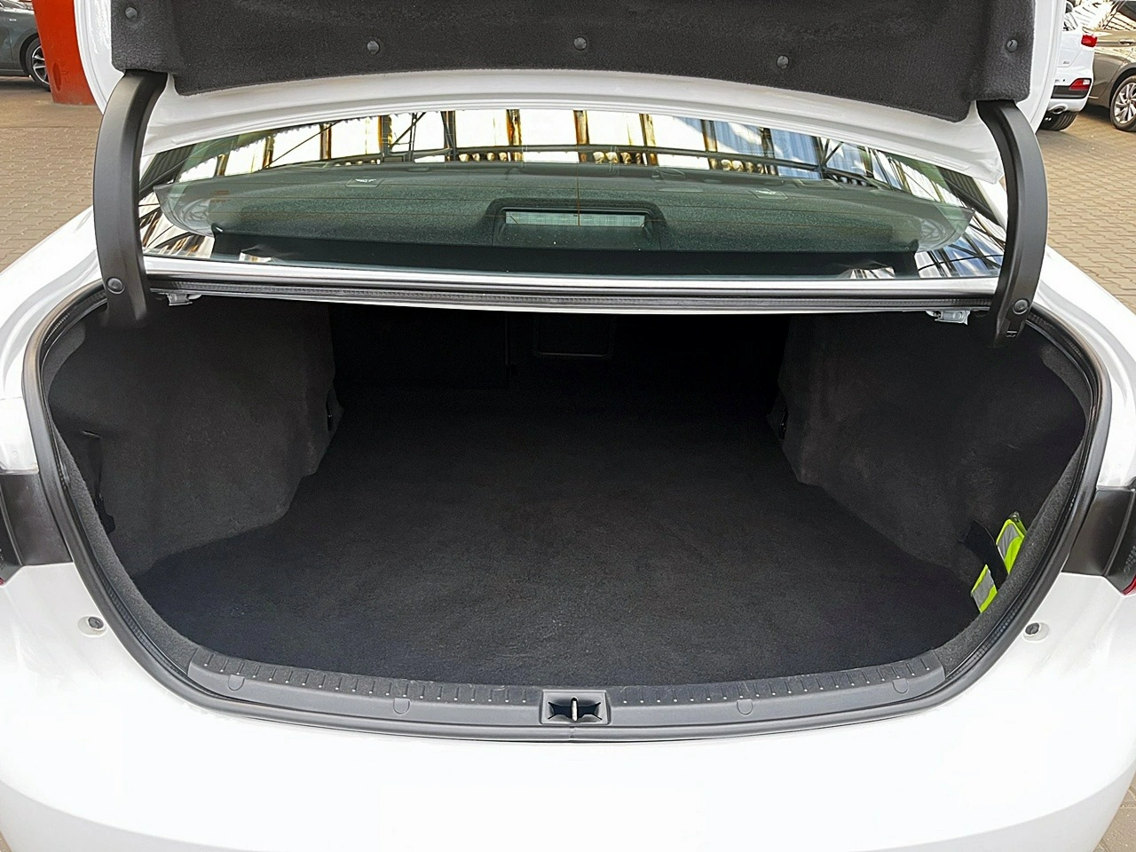 Toyota Avensis - Zdjęcie 14