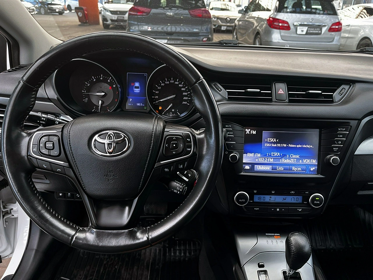 Toyota Avensis - Zdjęcie 20