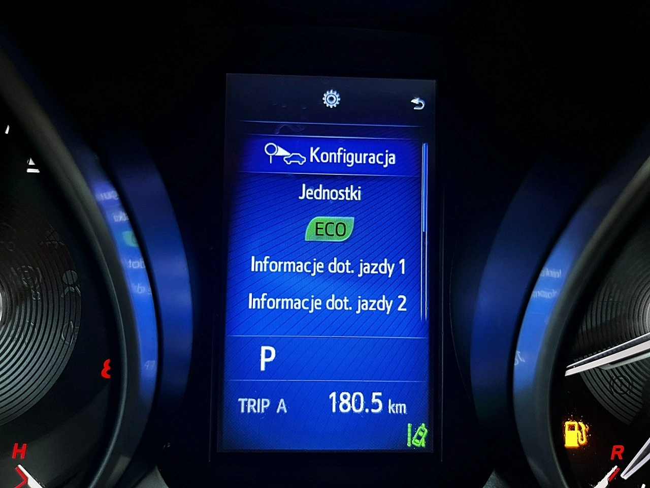 Toyota Avensis - Zdjęcie 33