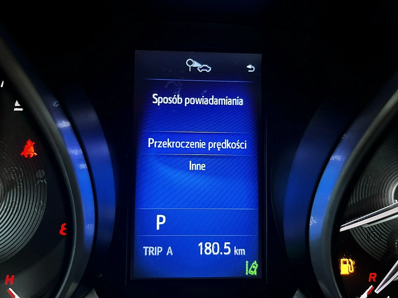 Toyota Avensis - Zdjęcie 35