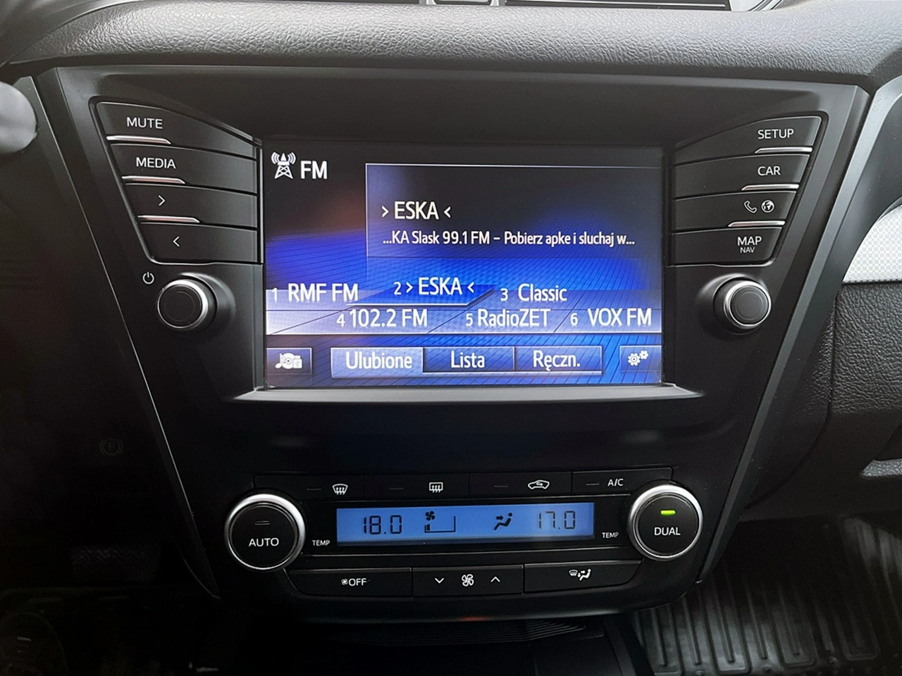 Toyota Avensis - Zdjęcie 22
