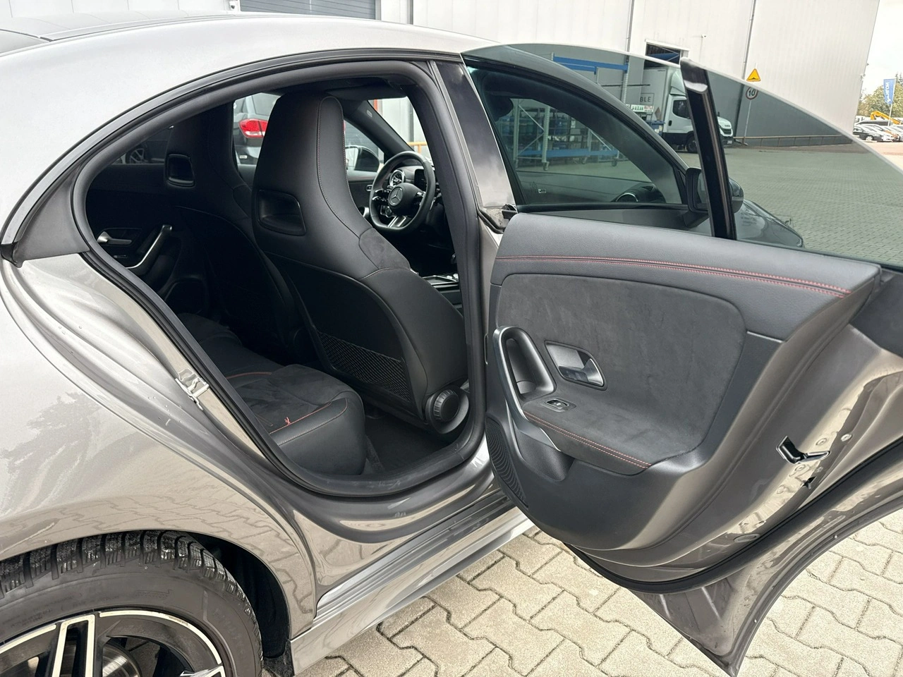 Mercedes CLA 200 - Zdjęcie 16