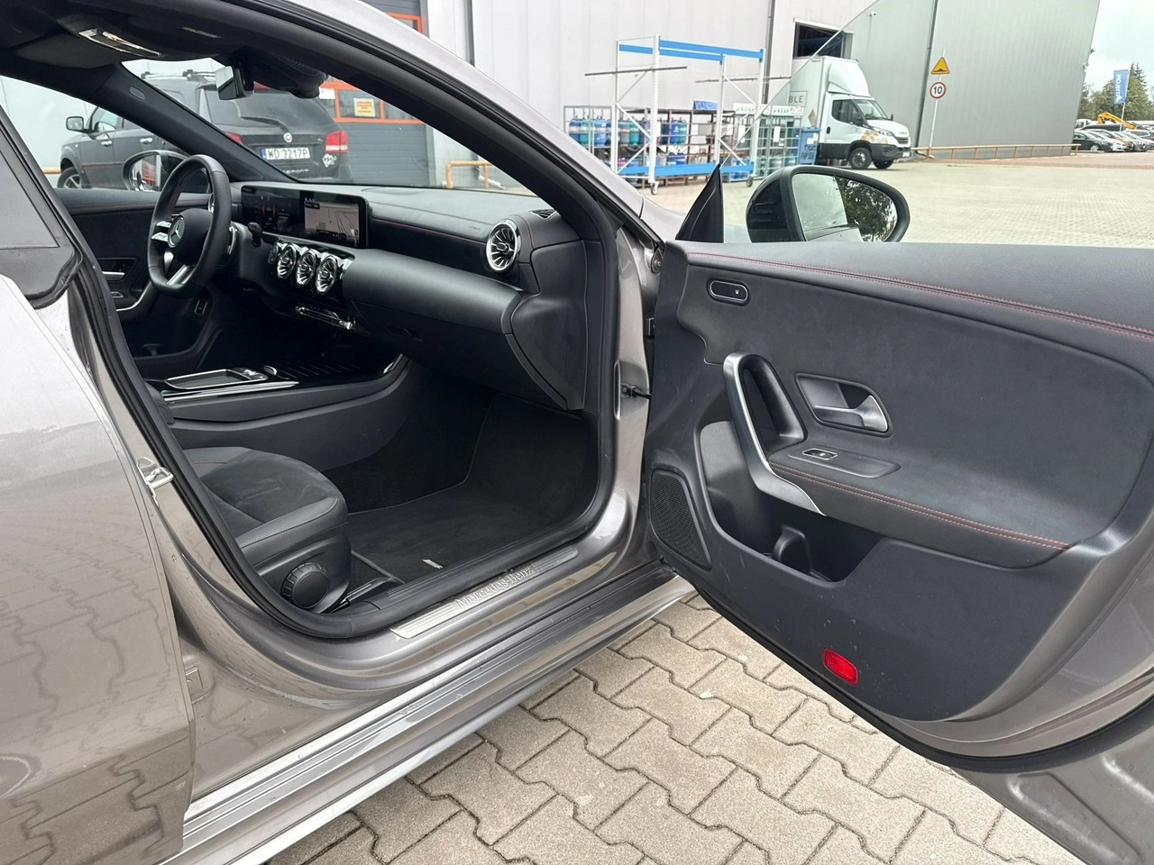 Mercedes CLA 200 - Zdjęcie 18
