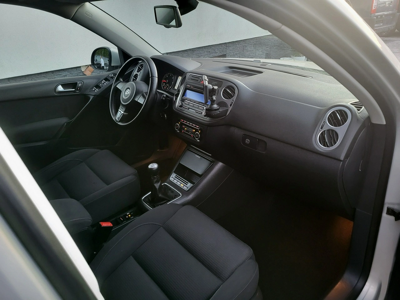 Volkswagen Tiguan - Zdjęcie 8
