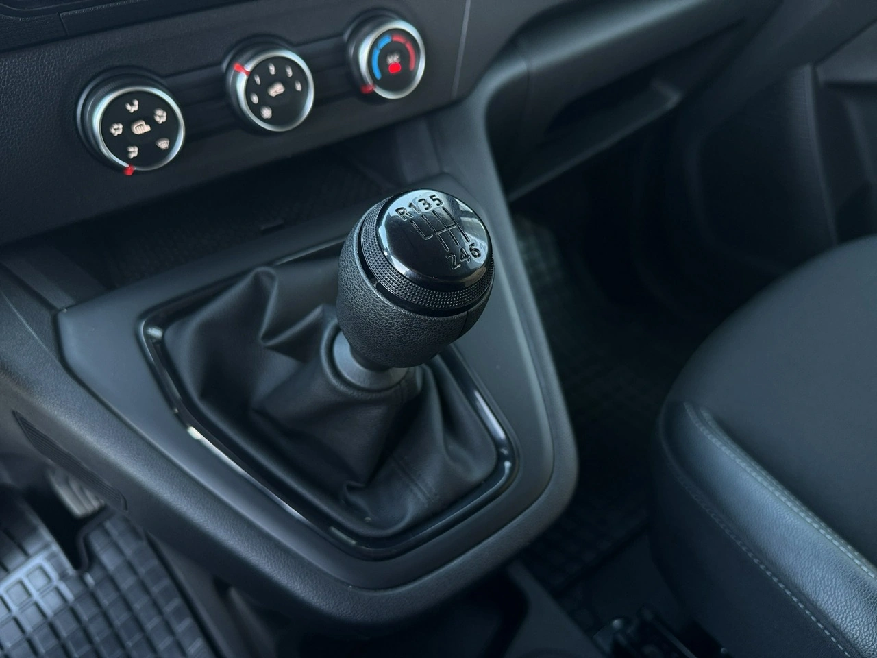 Nissan Townstar - Zdjęcie 14