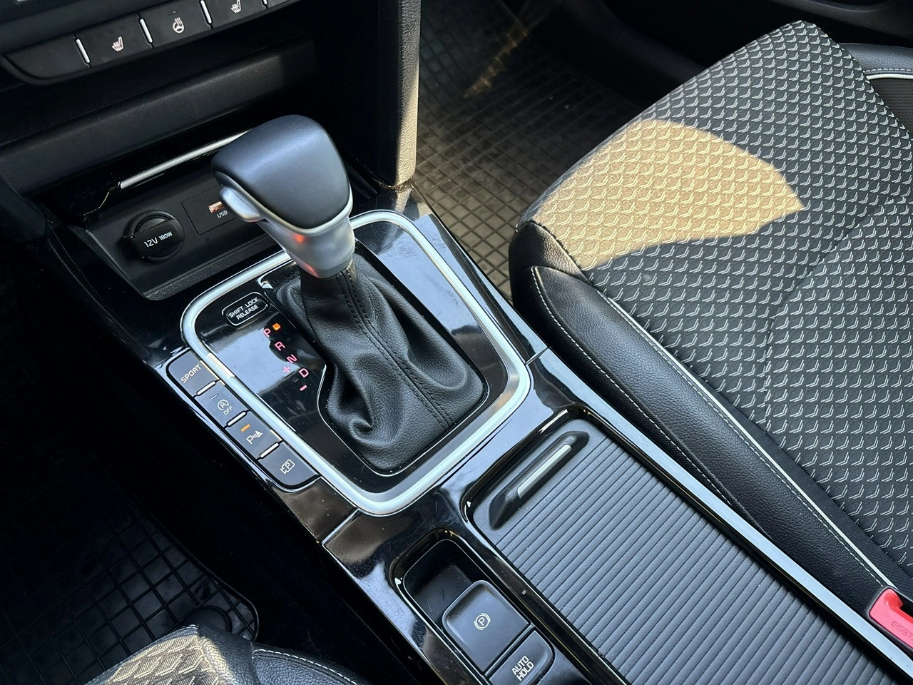 Kia Ceed - Zdjęcie 24