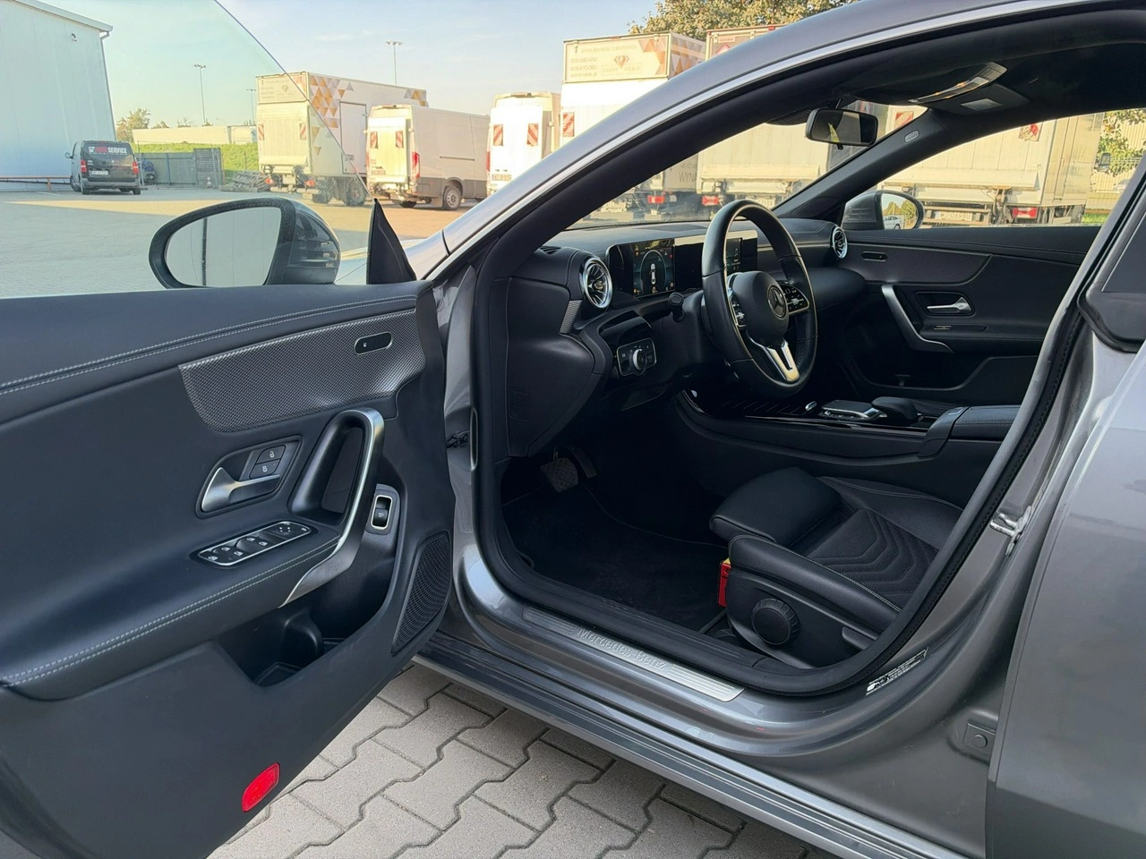 Mercedes CLA 180 - Zdjęcie 9