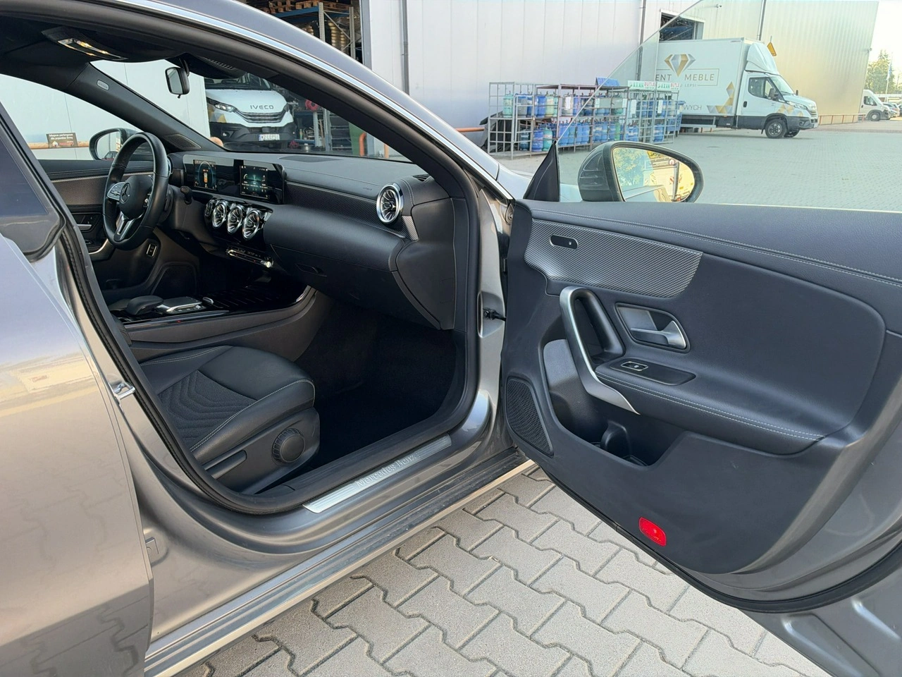 Mercedes CLA 180 - Zdjęcie 18